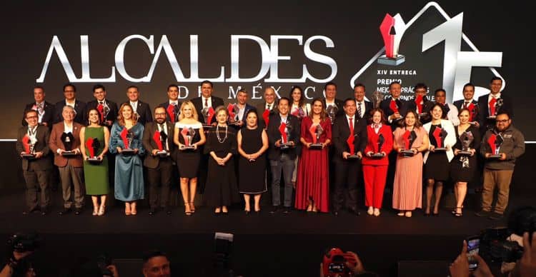 Premia Alcaldes de México al Gobierno de Centro por programa "Mujeres al Centro"