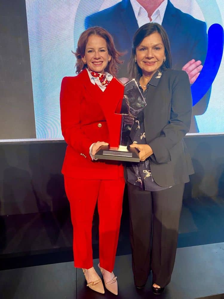 Premia Alcaldes de México al Gobierno de Centro por programa "Mujeres al Centro"