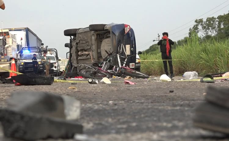 Arrollan a caravana de migrantes en Oaxaca; mueren 3