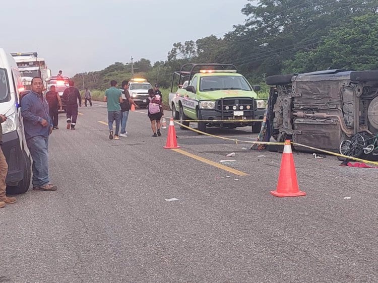 Arrollan a caravana de migrantes en Oaxaca; mueren 3