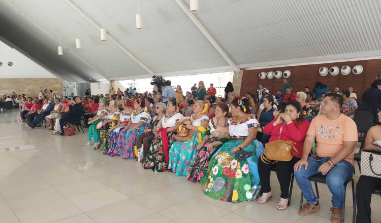 Festejan a adultos mayores de Centro con jornada cultural y de salud