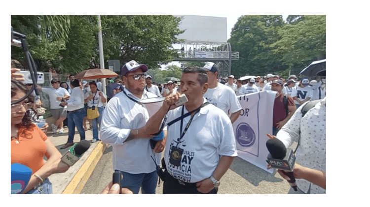 Marchan trabajadores del Poder Judicial en Tabasco contra reforma