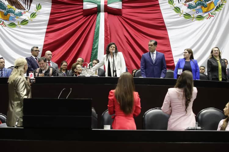 Entrega Luisa Alcalde último Informe de Gobierno de AMLO al Congreso