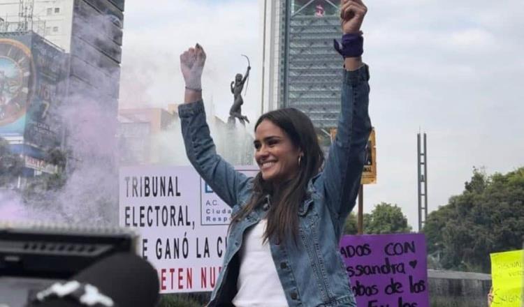 Simpatizantes de Rojo de la Vega bloquean Paseo de la Reforma en protesta por anulación de su triunfo