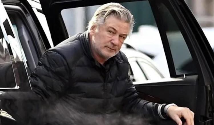 Fiscal de EE. UU. pide reinstaurar cargos contra Alec Baldwin por disparar en la filmación de "Rust"