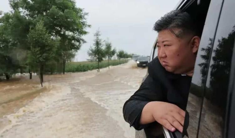 Ordena Kim Jong-un ejecutar a 30 funcionarios por inundaciones en Corea del Norte