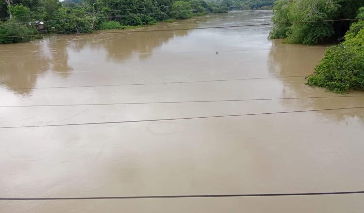 Río Tulijá en Macuspana por encima de su nivel de desbordamiento