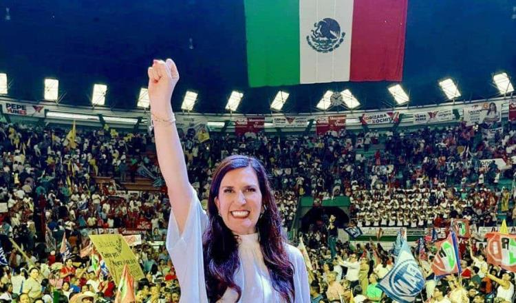 Kenia López se baja de la contienda interna del PAN