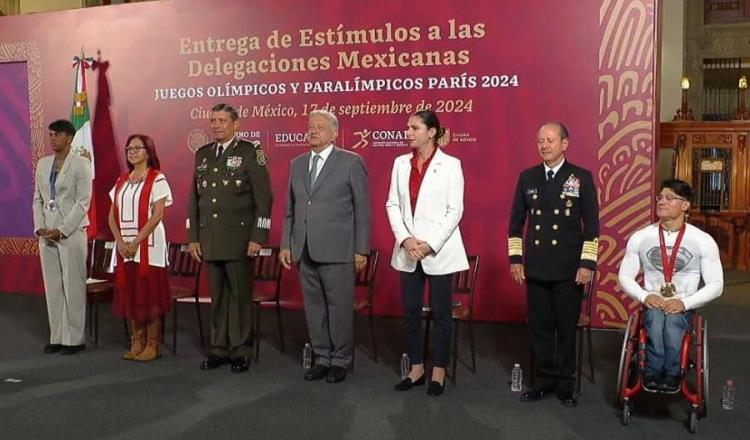 Dimos lo mejor: Prisca Awiti durante entrega de estímulos económicos a atletas Olímpicos y Paralímpicos