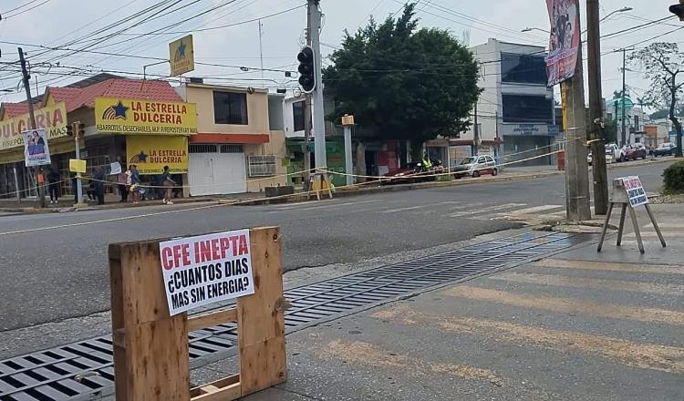 ¡Siguen los bloqueos en Villahermosa por fallas de CFE!