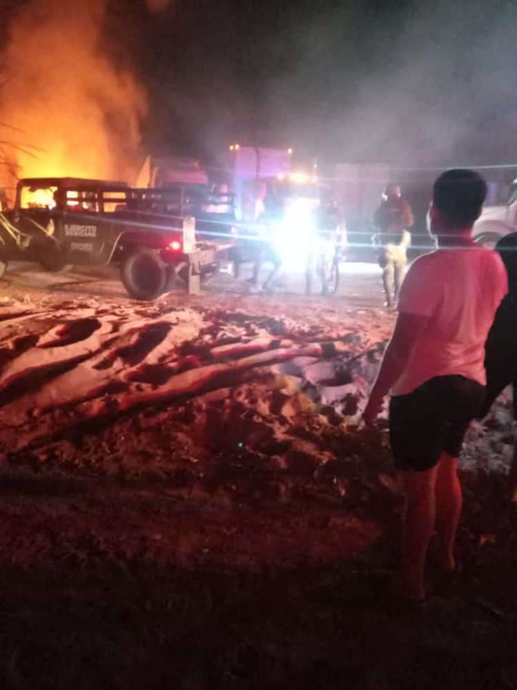 Se incendian cajas de tráileres en predio cercano al Tutelar