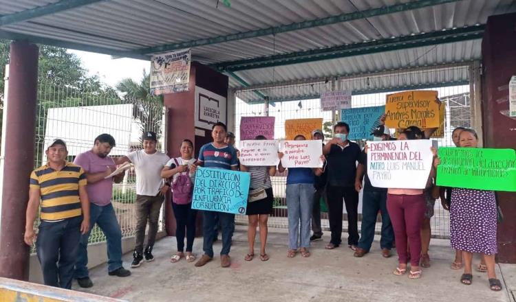 Padres de familia cierran primaria en Tamulté de las Sabanas; acusan diversas anomalías