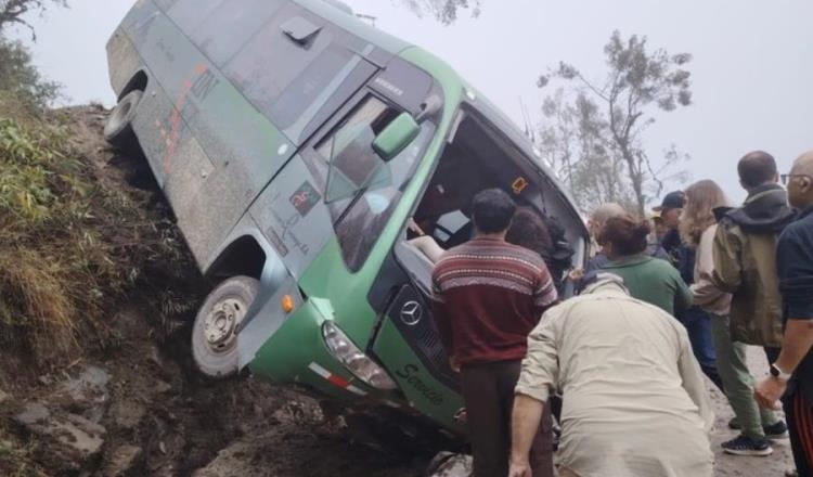 Regresan a México lesionados de accidentes de autobuses en Perú