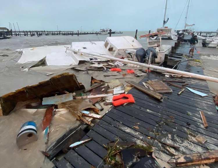 "Helene" deja inundaciones y vuelos cancelados en Quintana Roo