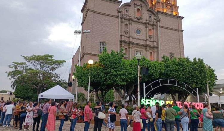 Fieles se rinden ante reliquia de San Judas en Catedral