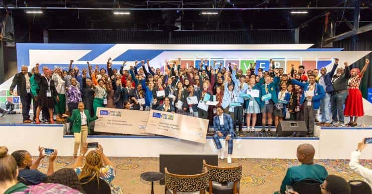 Estudiante mexicano gana oro en Expo para Jóvenes Científicos en Sudáfrica