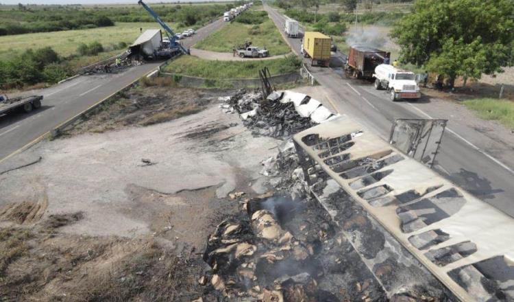 Encuentran 5 cuerpos tras retirar bloqueo en Sinaloa