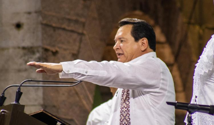 Huacho Díaz toma protesta como gobernador de Yucatán