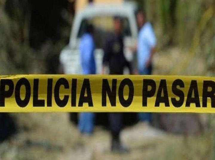 Abandonan 5 cuerpos en camioneta de CFE en Chihuahua