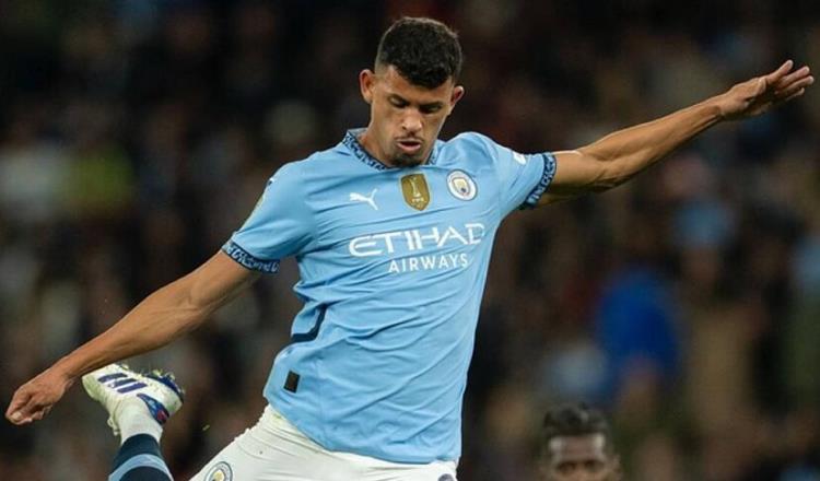 Detienen a jugador del Manchester City tras robarle celular a aficionado que le tomó foto 