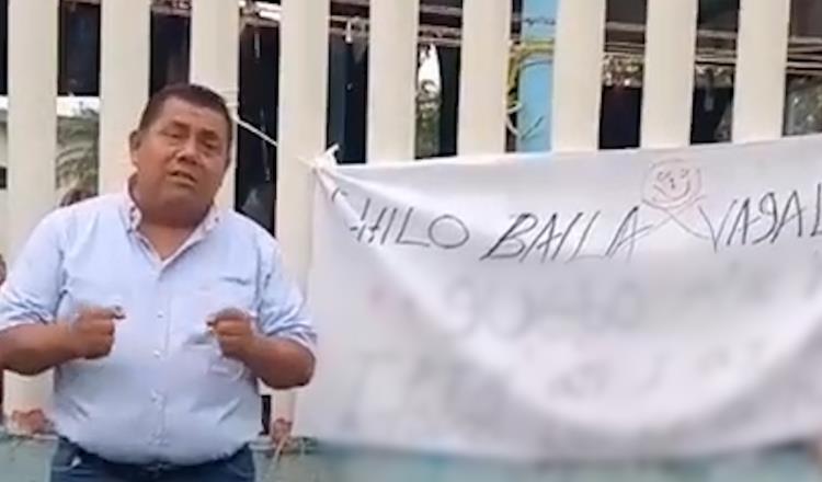 Cancela Chilo Baila movilización para impedir toma de protesta en Jalpa, tras aparición de mantas amenazándolo