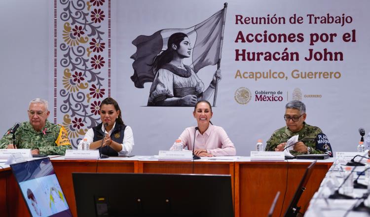 Sheinbaum visita Guerrero tras paso de huracán "John"