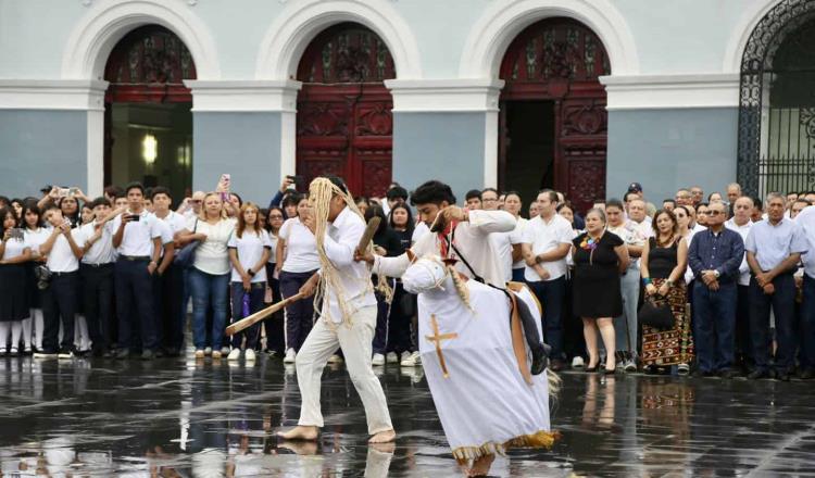 Con ambiente festivo, celebran la pluralidad étnica y cultural en Plaza de Armas