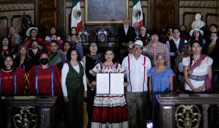 Declaran en CDMX el 12 de octubre como "Día de la Resistencia Indígena"