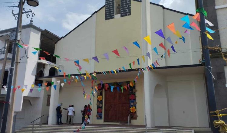 Retiran mural de parroquia en Tamulté de las Sabanas por daños estructurales