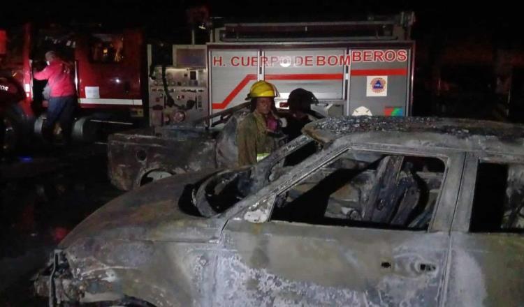 Se incendia taller automotriz en la carretera Villahermosa-La Isla