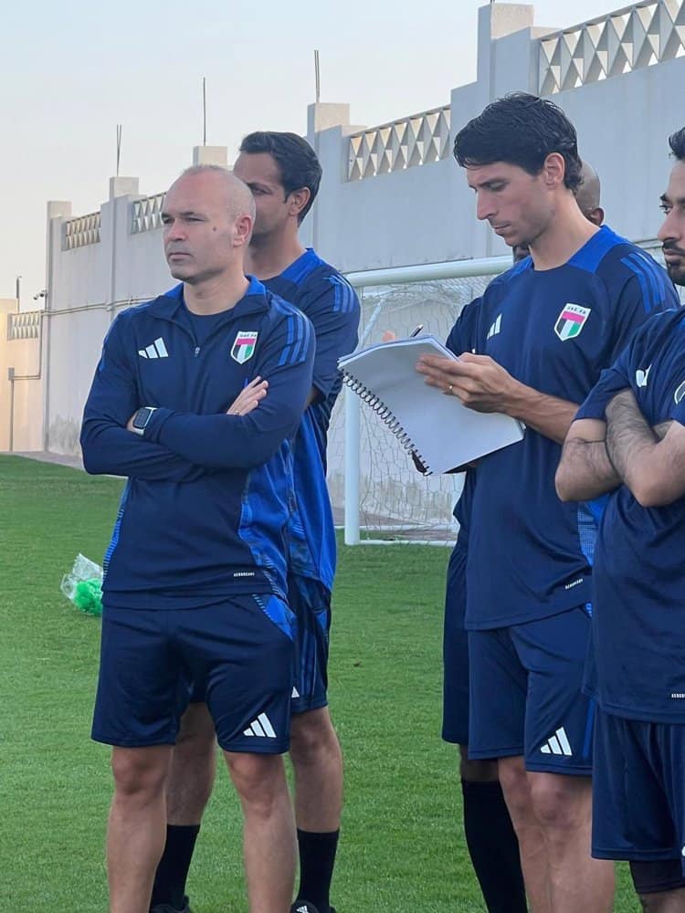 Tras retiro, Andrés Iniesta ya se prepara para convertirse en entrenador