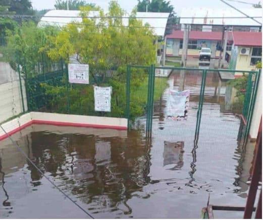 100 escuelas afectadas por inundaciones en Teapa, Tacotalpa y Jalapa, reporta SNTE