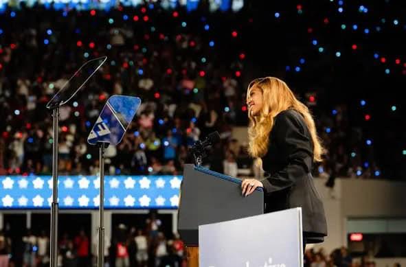 Trump critica a Beyonce por mitin junto a Kamala