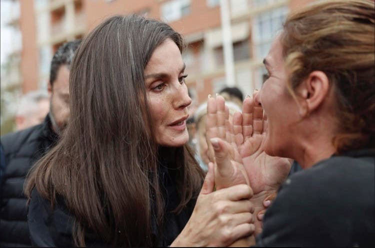 Rechaza Pedro Sánchez violencia contra Reyes de España