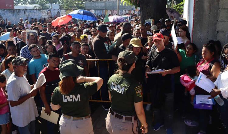 Cientos de migrantes buscan apresurar trámites de asilo previo a las elecciones presidenciales en EE. UU