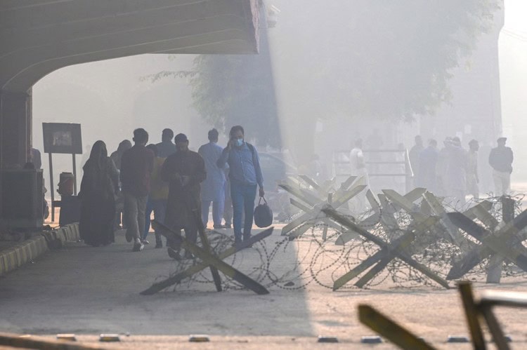 Nivel de contaminación en una ciudad de Pakistán es 40 veces superior al límite de la OMS