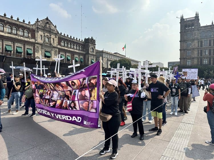 Recuerda colectivo "Día de Muertas" con marcha en CDMX por víctimas de desaparición y feminicidio