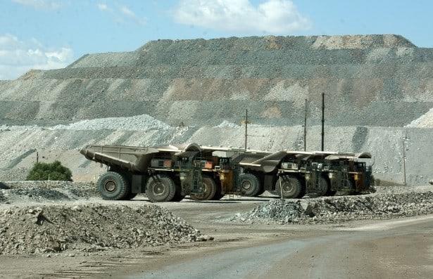 Roban seis tráileres con minerales