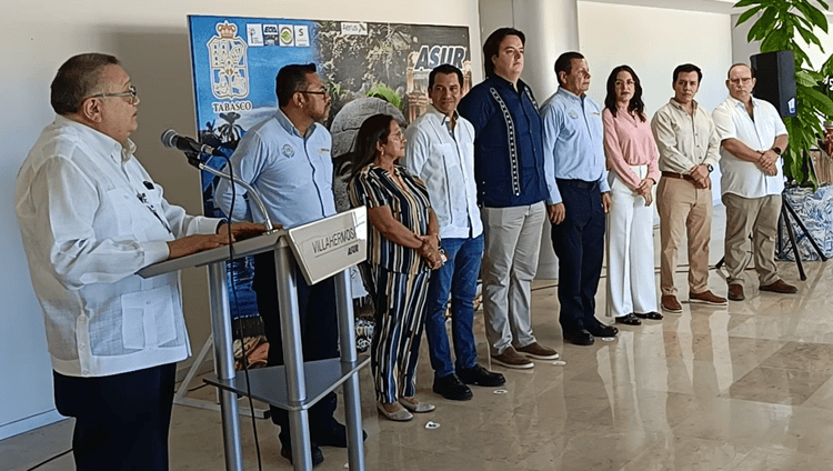 Inauguran ruta aérea Villahermosa -Minatitlán de Aerus