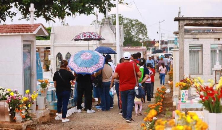 Reporta Centro afluencia de más de 37 mil 615 visitantes a panteones municipales