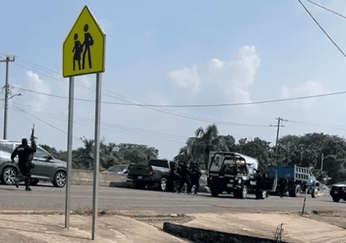 Aseguran vehículos y personas en operativos en Centro