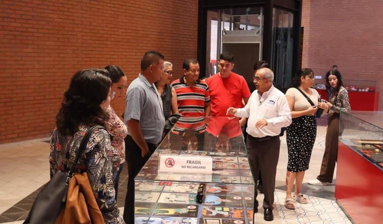 Cecilio Ruiz Ferrer, recorre el Salón de la Fama del Béisbol Mexicano previo a ser entronizado este jueves