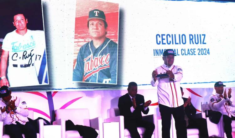 Tabasqueño Cecilio Ruiz es entronizado en el Salón de la Fama del Beisbol