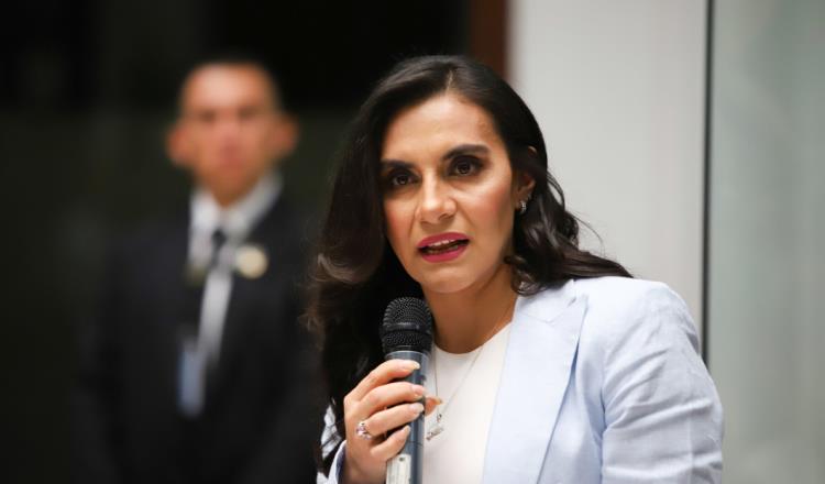 Suspenden por 150 días a vicepresidenta de Ecuador por "abandono injustificado" de sus funciones