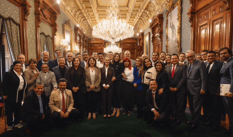 Gobernadores de Morena se reúnen en Palacio Nacional con Sheinbaum