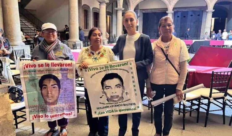 Busca Claudia Sheinbaum reunirse con padres de los 43 normalistas de Ayotzinapa