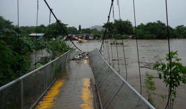 Tormenta tropical "Sara" comienza a causar estragos en Honduras