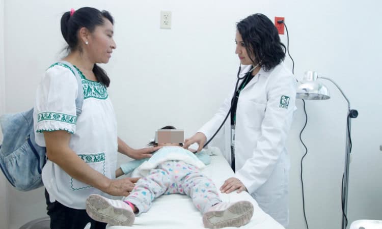 Arranca IMSS campaña de vacunación contra la poliomielitis