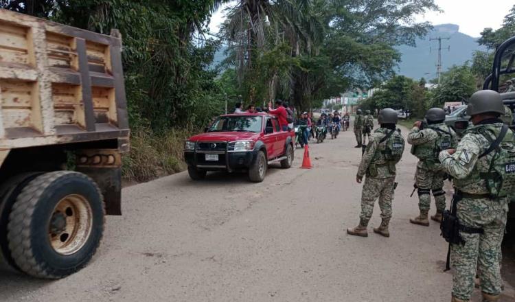 Pobladores bloquean salidas de Jaltenango, Chiapas, exigen salida del Ejército