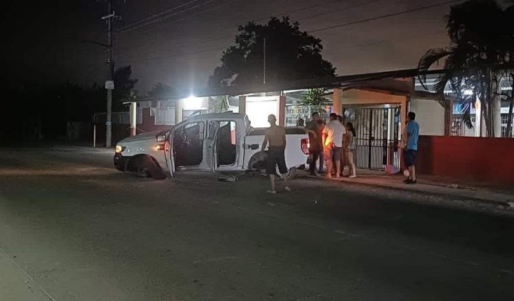 Chocan camioneta y motocicleta en la ranchería Moctezuma, Paraíso